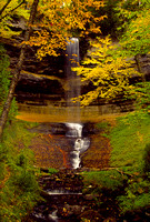 fall color at Munising falls 1.jpg