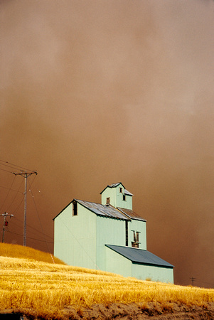 palouse grain elevator in dust storm 1.jpg